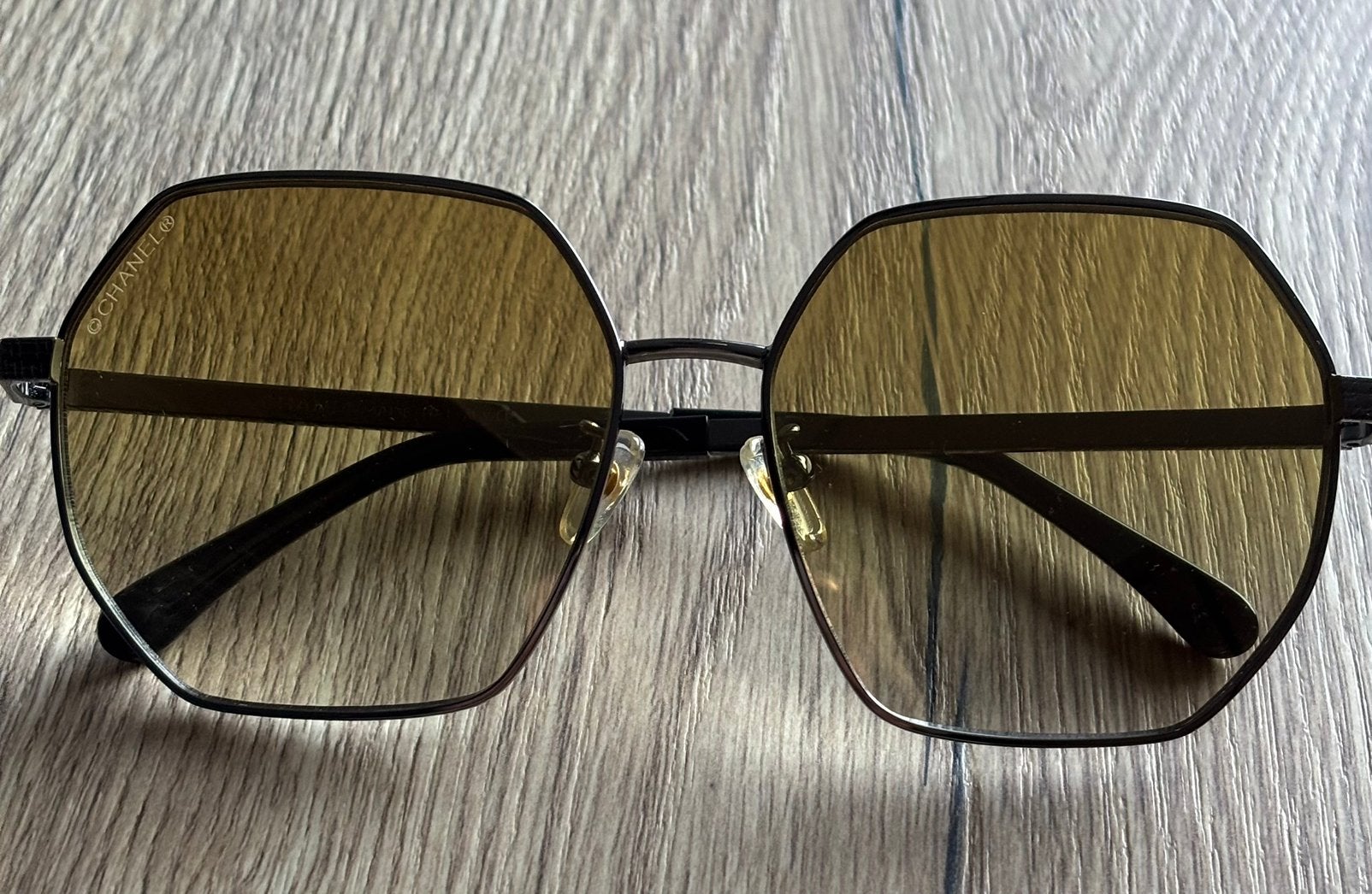 Lunettes de soleil hexagonales Chanel, Autres marques, Enlèvement ou Envoi, Comme neuf, Lunettes