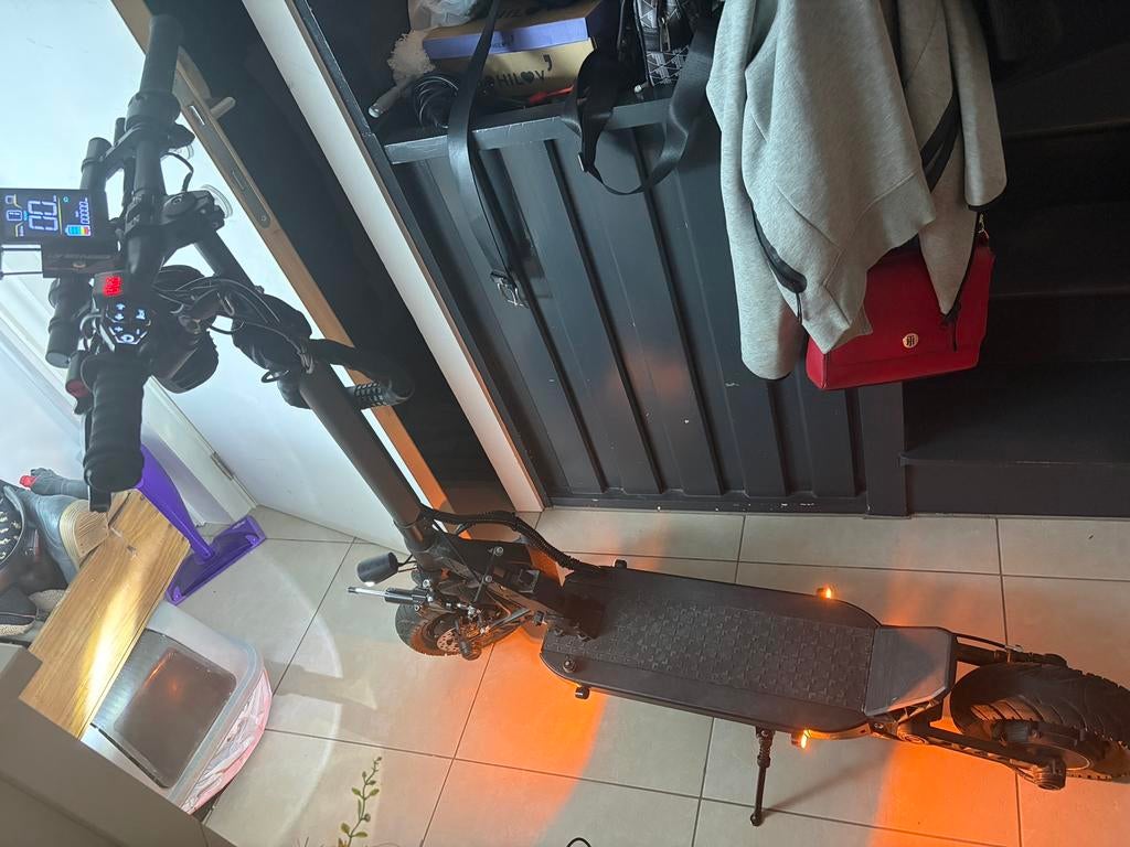 joyor s10s Z elektrische scooter op maat 600€ (bespreekbaar), Fietsen en Brommers, Steps, Ophalen, Zo goed als nieuw
