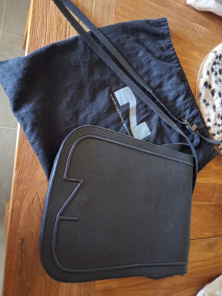 Nathan zwart crossover, Bijoux, Sacs & Beauté, Sacs | Sacs Femme, Enlèvement ou Envoi, Noir