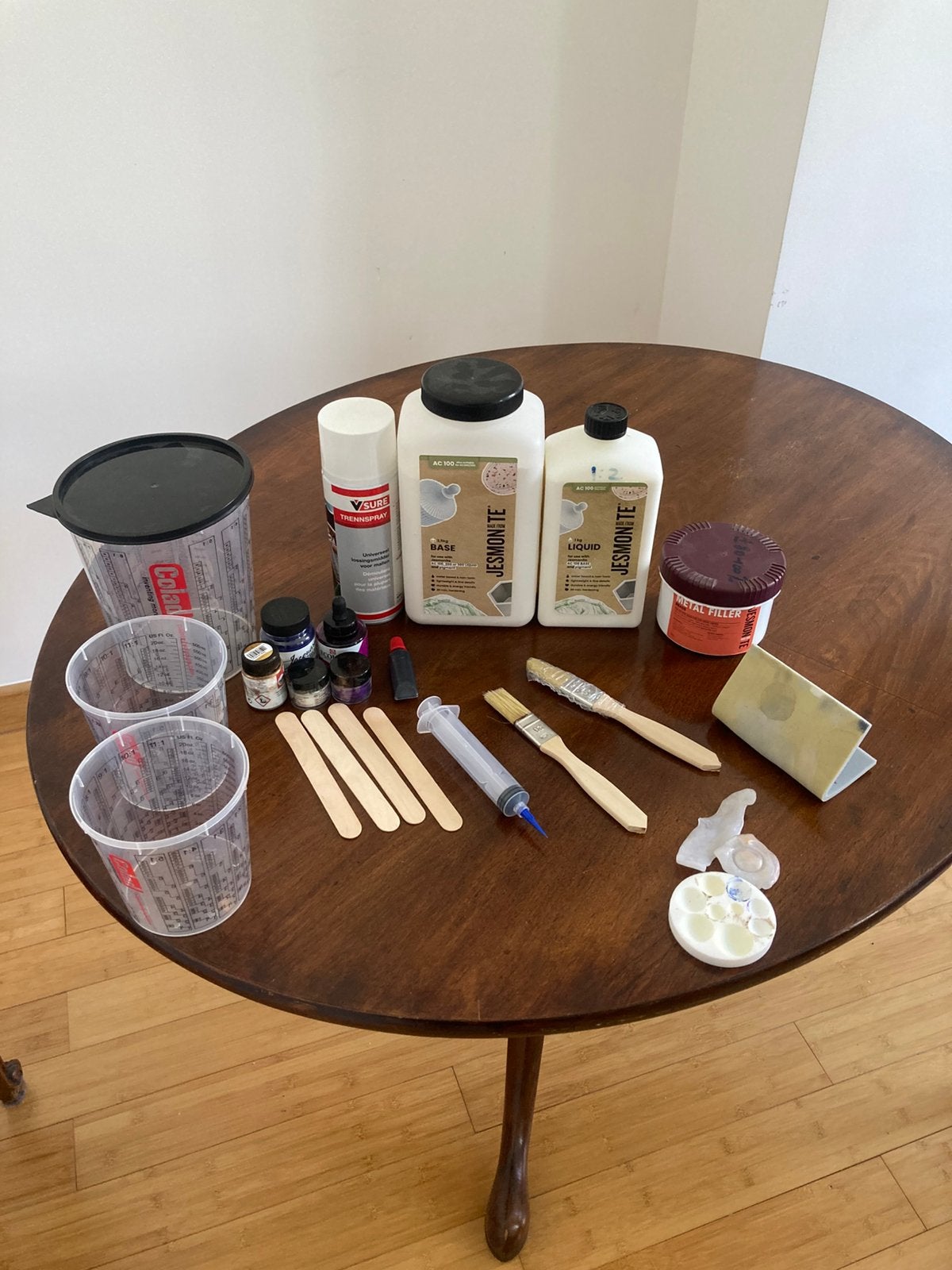 Kit complet de résine Jesmonite avec accessoires et metal, Autres styles, Enlèvement ou Envoi, Autres sujets, Plastique