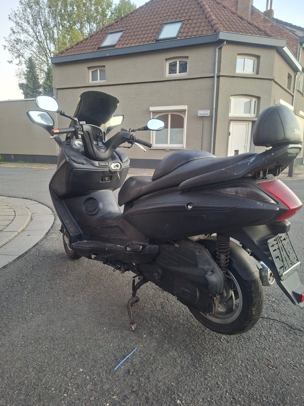 Sym gts 125cc bwj2008 start maar bij gas geven prutelt die., Motos, Occasion, 125 cm³, Particulier, Autre