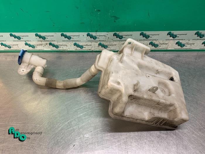Ruitensproeiertank voor van een Volkswagen Caddy (Caddy 10-), Gebruikt, -, Volkswagen, -