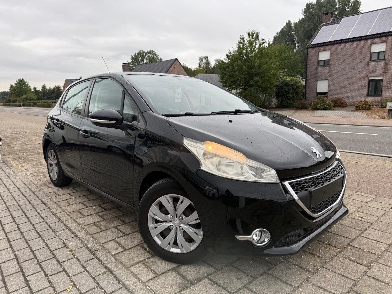 Peugeot 208 1.2 Benzine | 5 deurs | 1 JAAR GARANTIE, Auto's, Peugeot, Voorwielaandrijving, Gebruikt, 1199 cc, Bedrijf