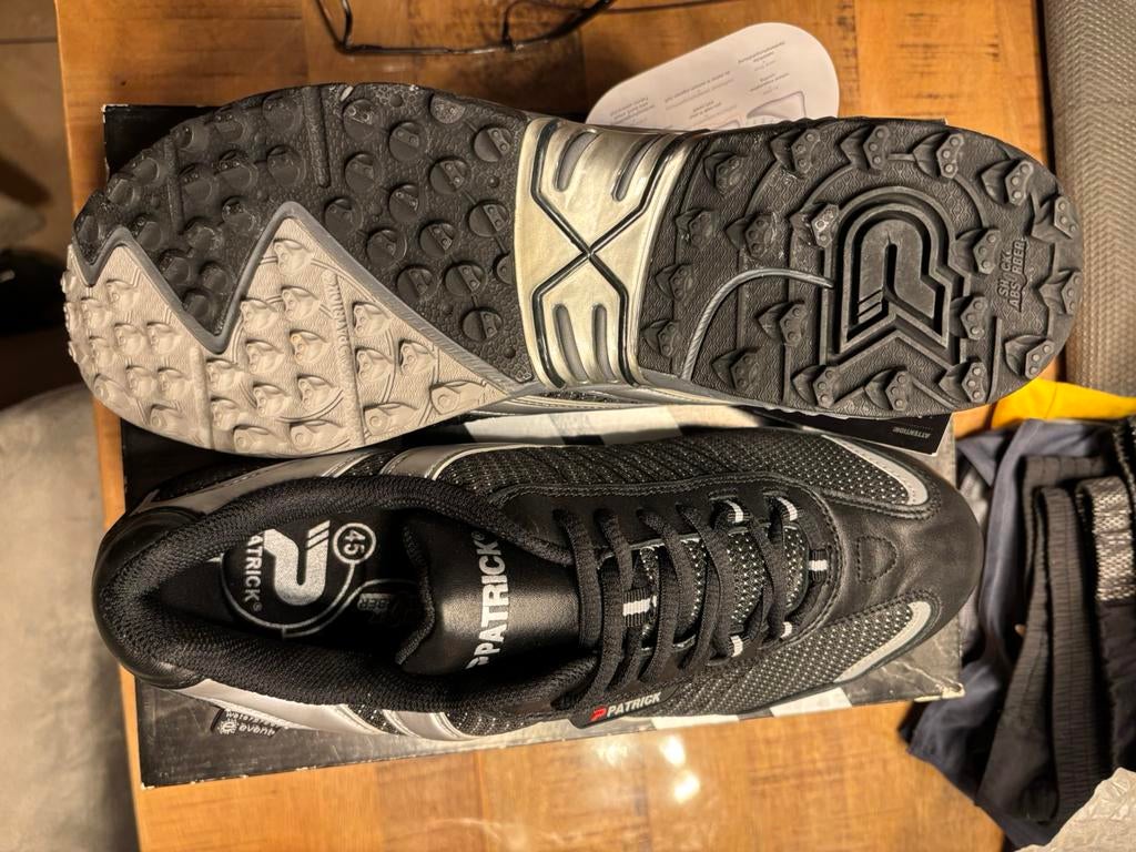 Chaussure d'arbitre Patrick, Sports & Fitness, Enlèvement, Neuf, Chaussures