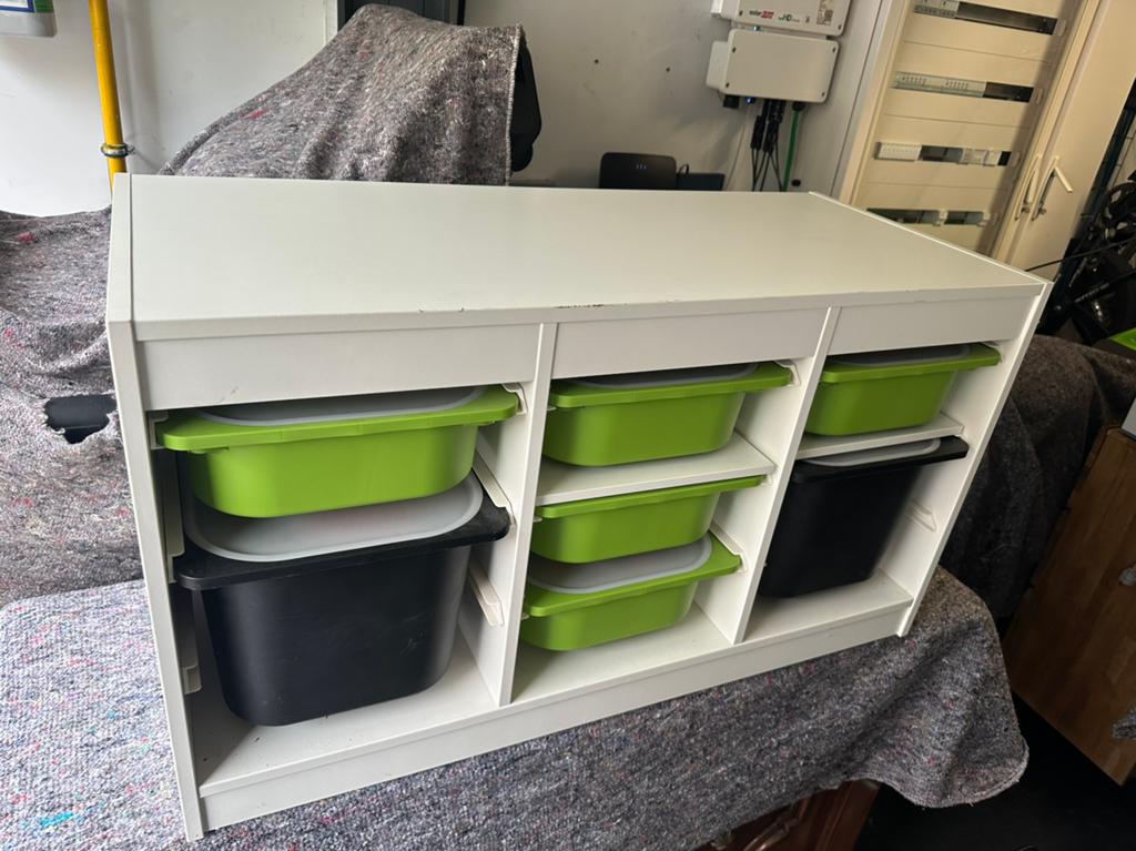 IKEA witte opbergkast voor kinderen met vuilnisbakken, Ophalen, Gebruikt