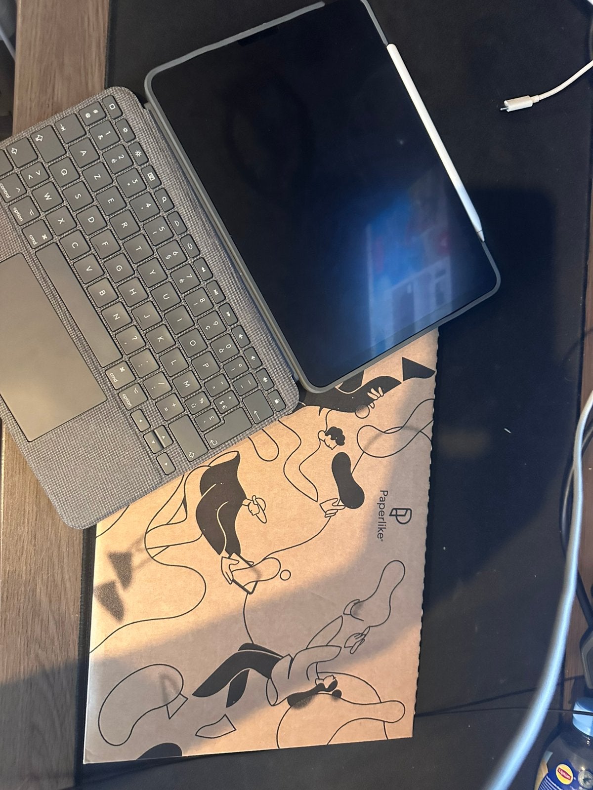 iPad Air 2022 (M1) 256GB,Apple Pencil 2,Logitech Combo Touch, Computers en Software, Apple iPad Air, Ophalen of Verzenden, Zo goed als nieuw