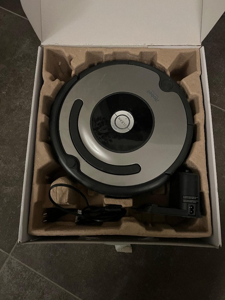 iRobot Roomba 615 in excellent condition, Elektronische apparatuur, Ophalen, IRobot, Zo goed als nieuw, Geschikt voor harde vloeren