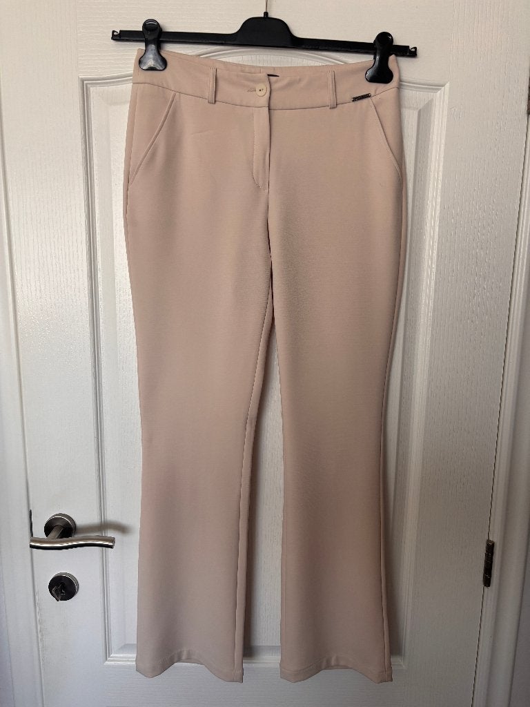 Marie Méro beigekleurige lange broek in heel goede st, Kleding | Dames, Broeken en Pantalons, Maat 38/40 (M), Beige, Marie Méro