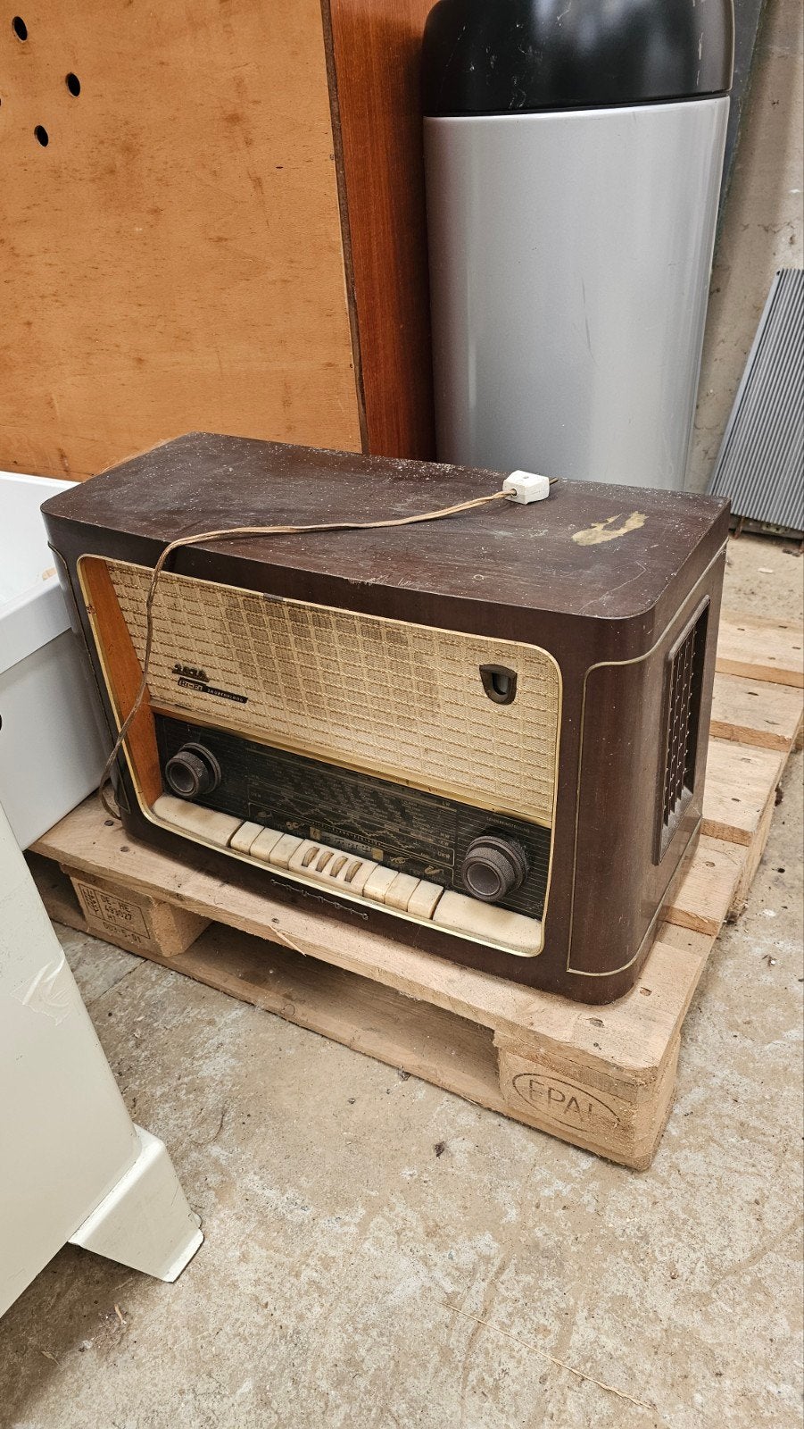 Vintage radio, Antiquités & Art, Antiquités | TV & Hi-Fi, Enlèvement
