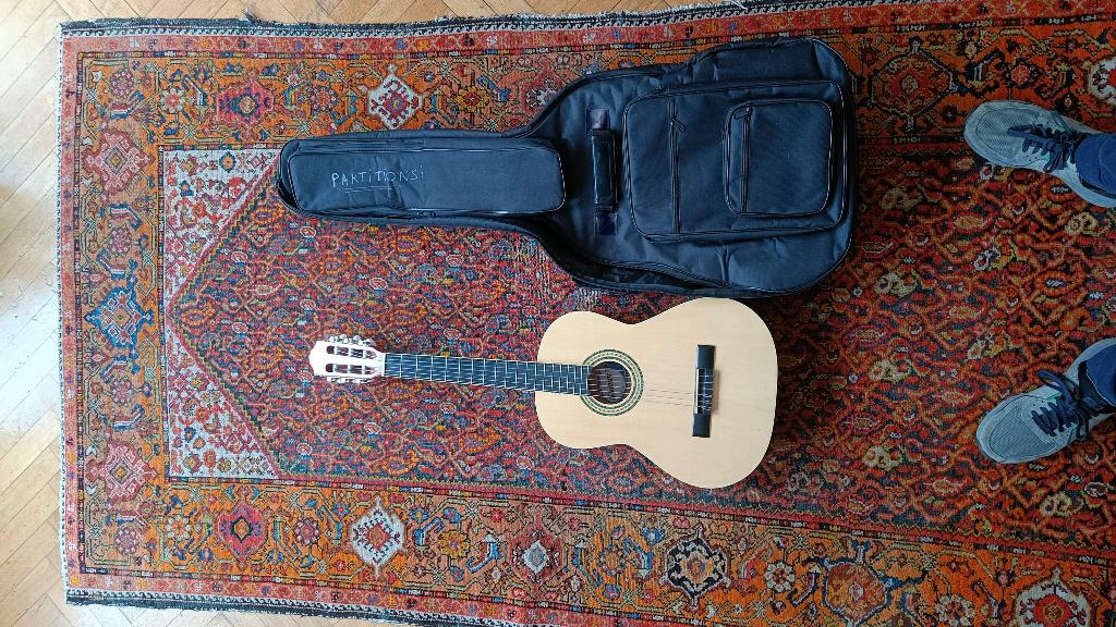 Guitare Clasique 3/4 Guvnors + Housse, Musique & Instruments, Instruments à corde | Guitares | Acoustiques, Enlèvement, Comme neuf