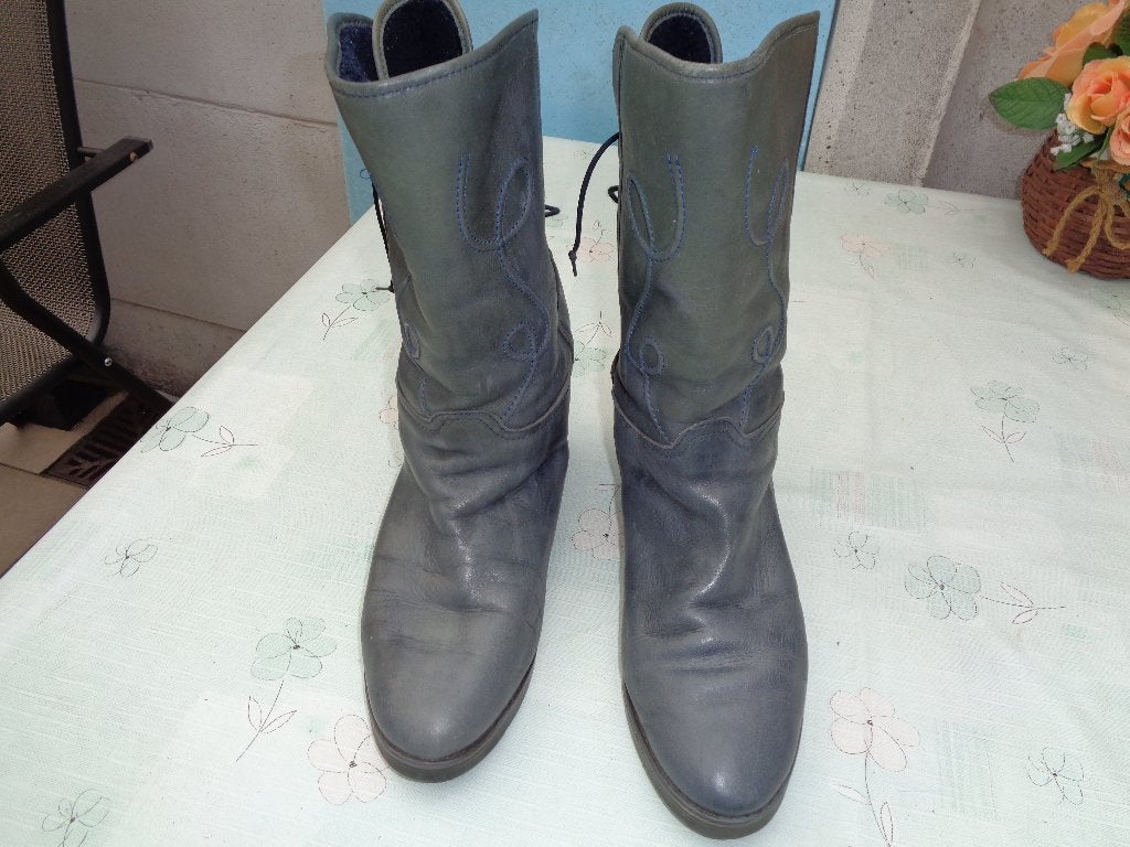 Dames laarzen leder kleur grijs maat 40, Kleding | Dames, Schoenen, Hoge laarzen, Ophalen of Verzenden, Grijs, Gedragen