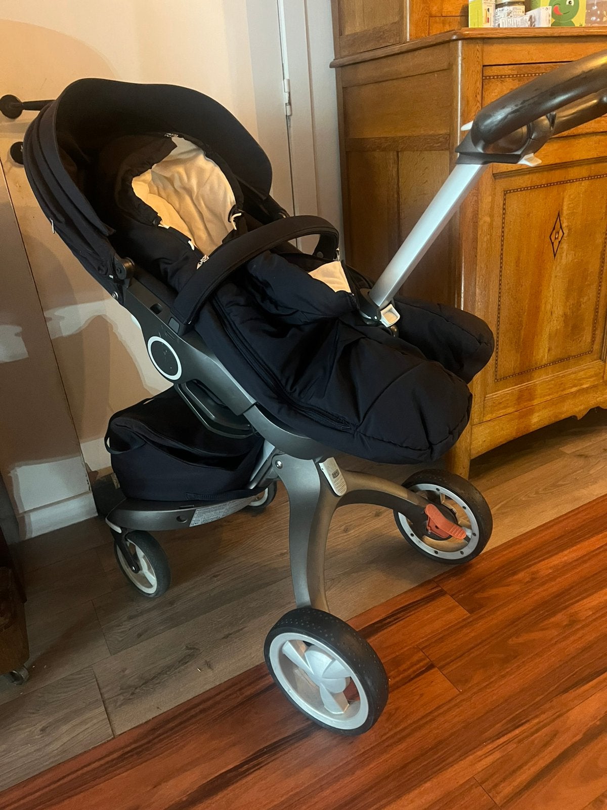Heel mooie complete stokke xplory kinderwagen, Kinderen en Baby's, Ophalen, Zo goed als nieuw, Regenhoes