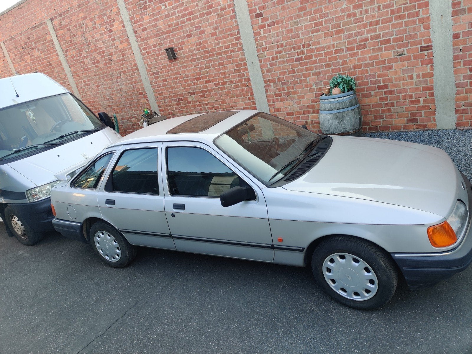 Oldtimer , schuifdak , elektrische ruiten vooraan , stereo, Auto's, Benzine, Te koop, Sierra
