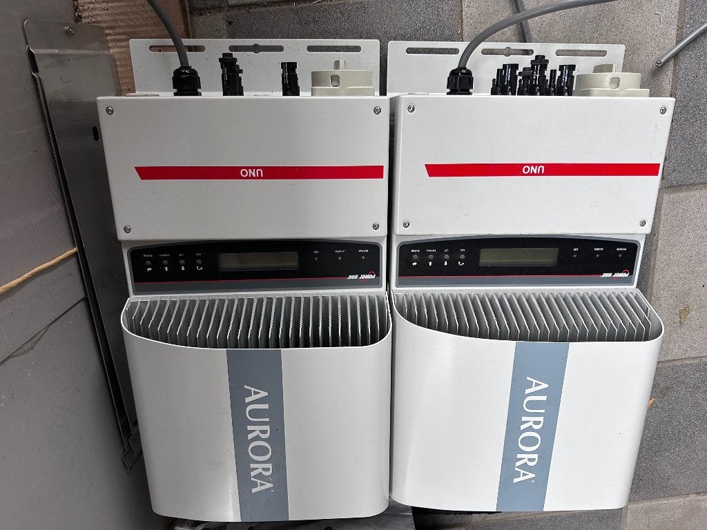 panneaux solaire + onduleurs+rail de fixations, Doe-het-zelf en Bouw, Ophalen, Gebruikt, Overige typen