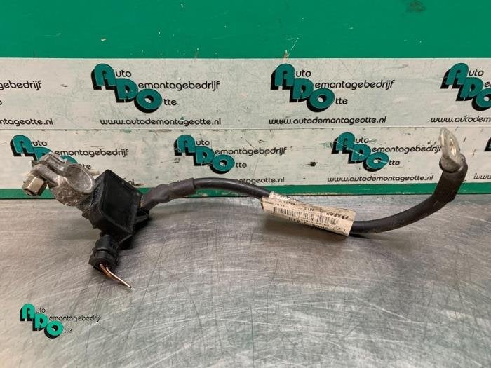 Borne de batterie d'un Volkswagen Polo (Polo 09-), Volkswagen, -, 3 mois de garantie, Utilisé