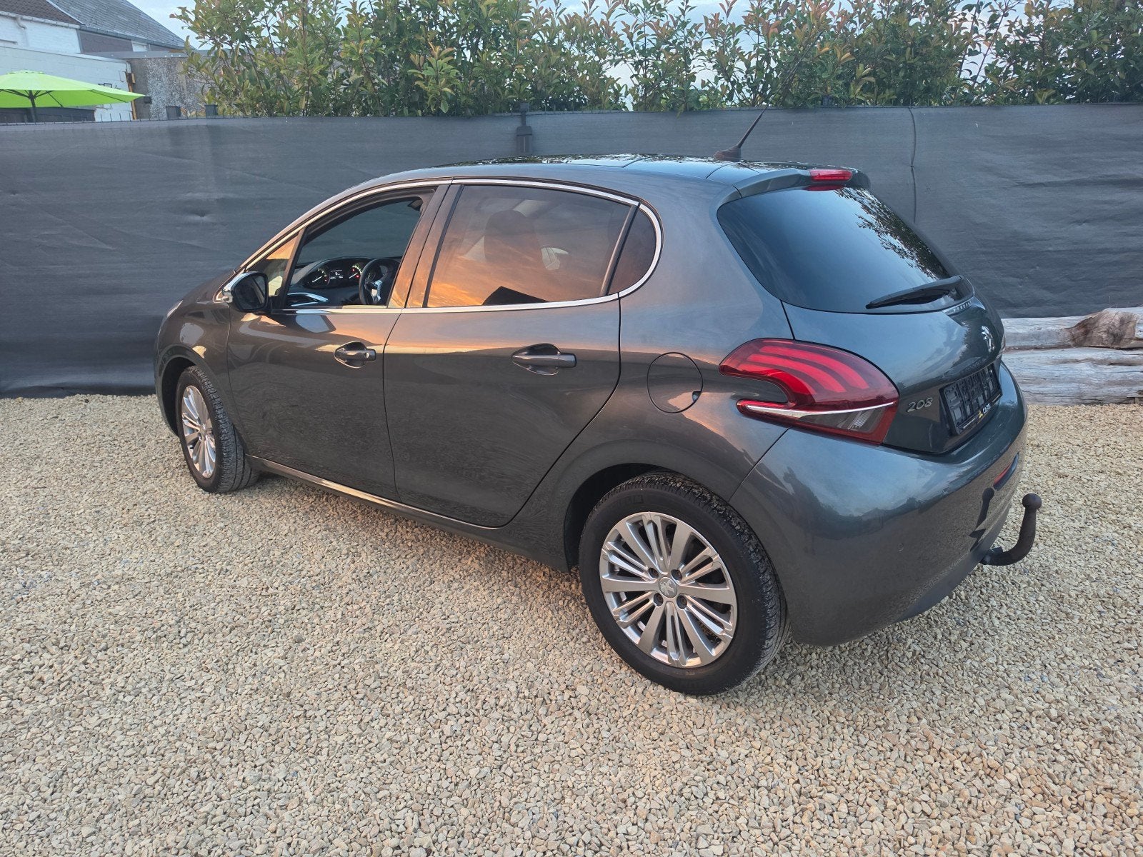 PEUGEOT 208 Allure  80.000km Gps  ✨️12 mois de Garantie ✨️, Autos, Peugeot, Caméra, Argent ou Gris, Achat, 6 portes