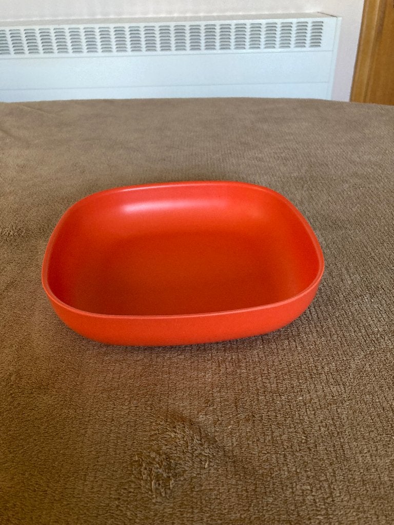 Oranje diep bord, merk Biobu by Ekobo (21x 21 cm), Ophalen of Verzenden, Zo goed als nieuw, Overige typen