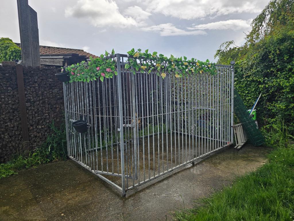 Kennel hond...2m op 4m achteraan opening voor hondenhok, Dieren en Toebehoren, Hondenhokken, Ophalen, Hondenhok