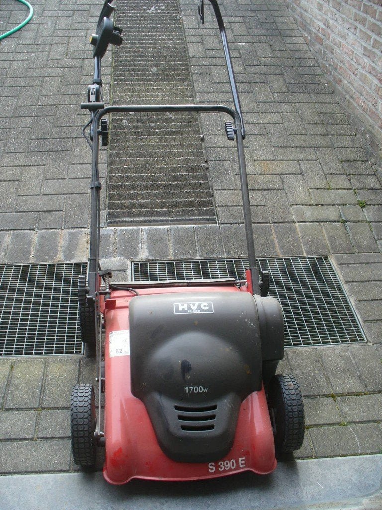 Verticuteermachine HVC-S-390-E, Ophalen, Zo goed als nieuw