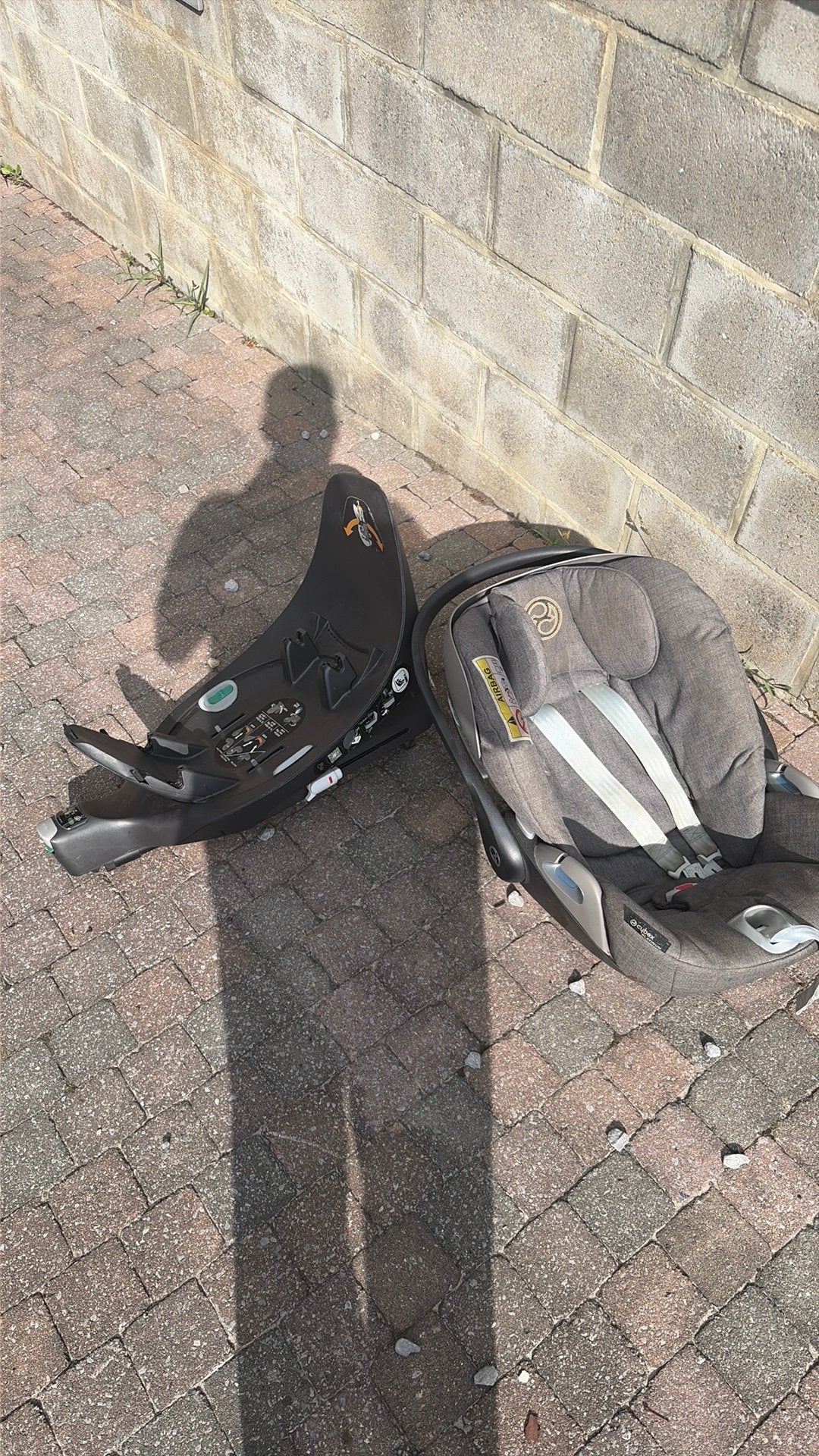 Cybex avec support rotatif pour voiture, Enfants & Bébés, Enlèvement