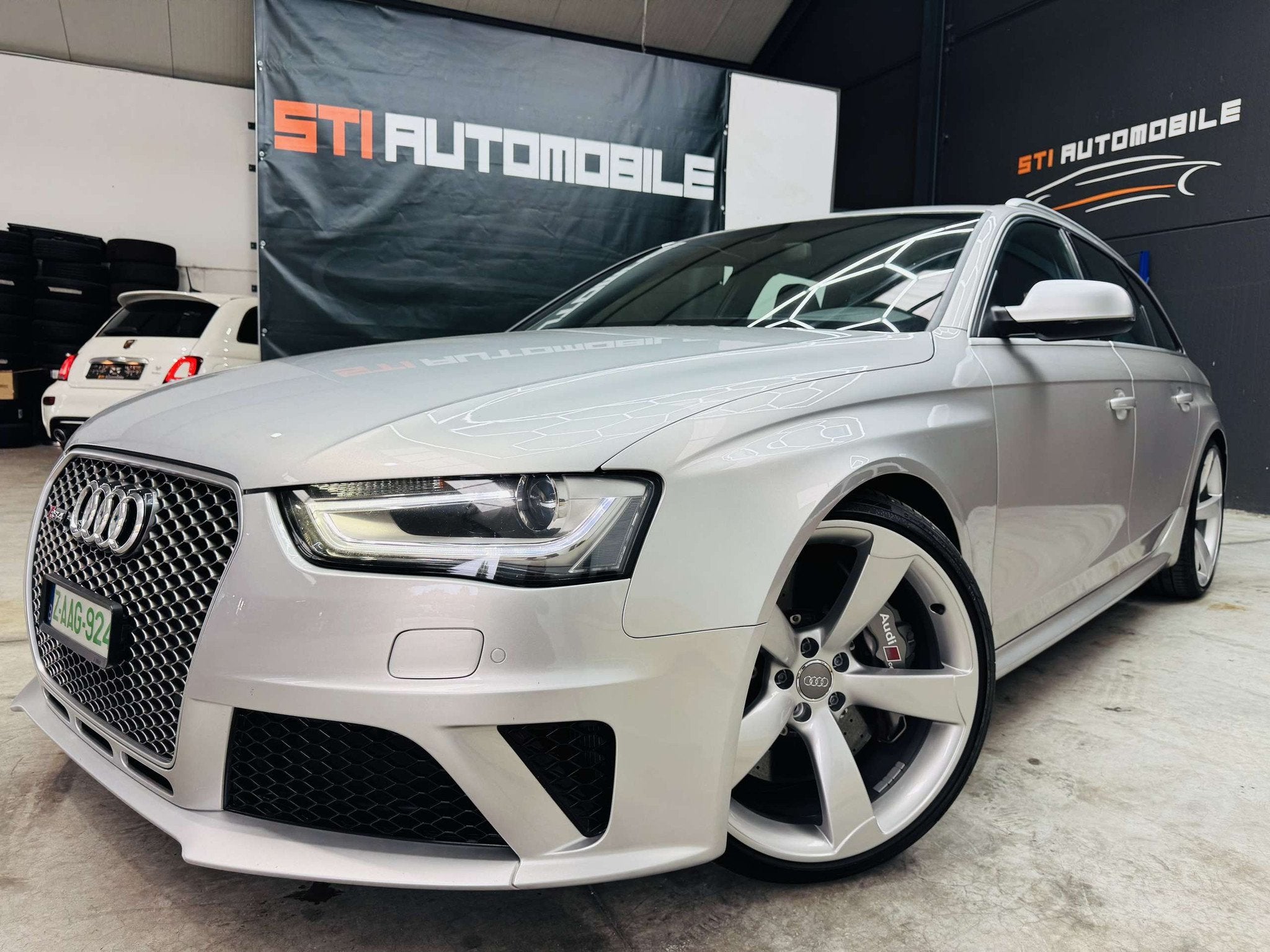 Audi RS4 V8 FSI Quattro S tronic (automatique), Euro 5, Achat, Entreprise, Noir