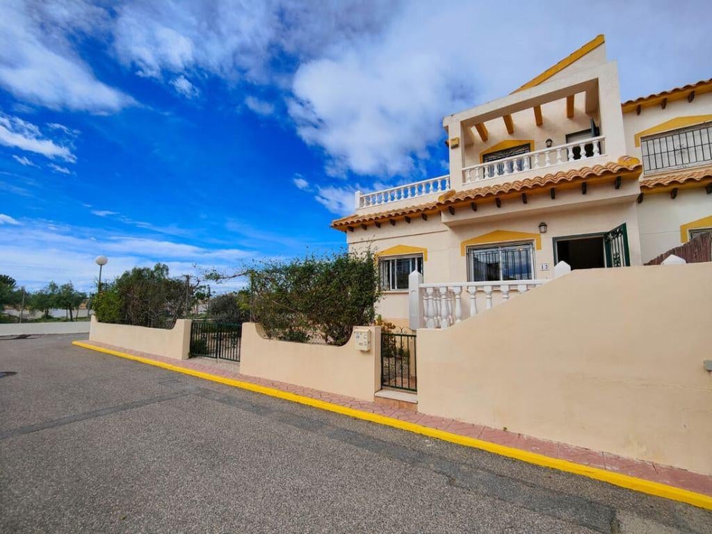 Maison d'angle méditerranéenne/Punta Prima, Immo, 100 m², Maison d'habitation, Playa Flamenca, 3 pièces