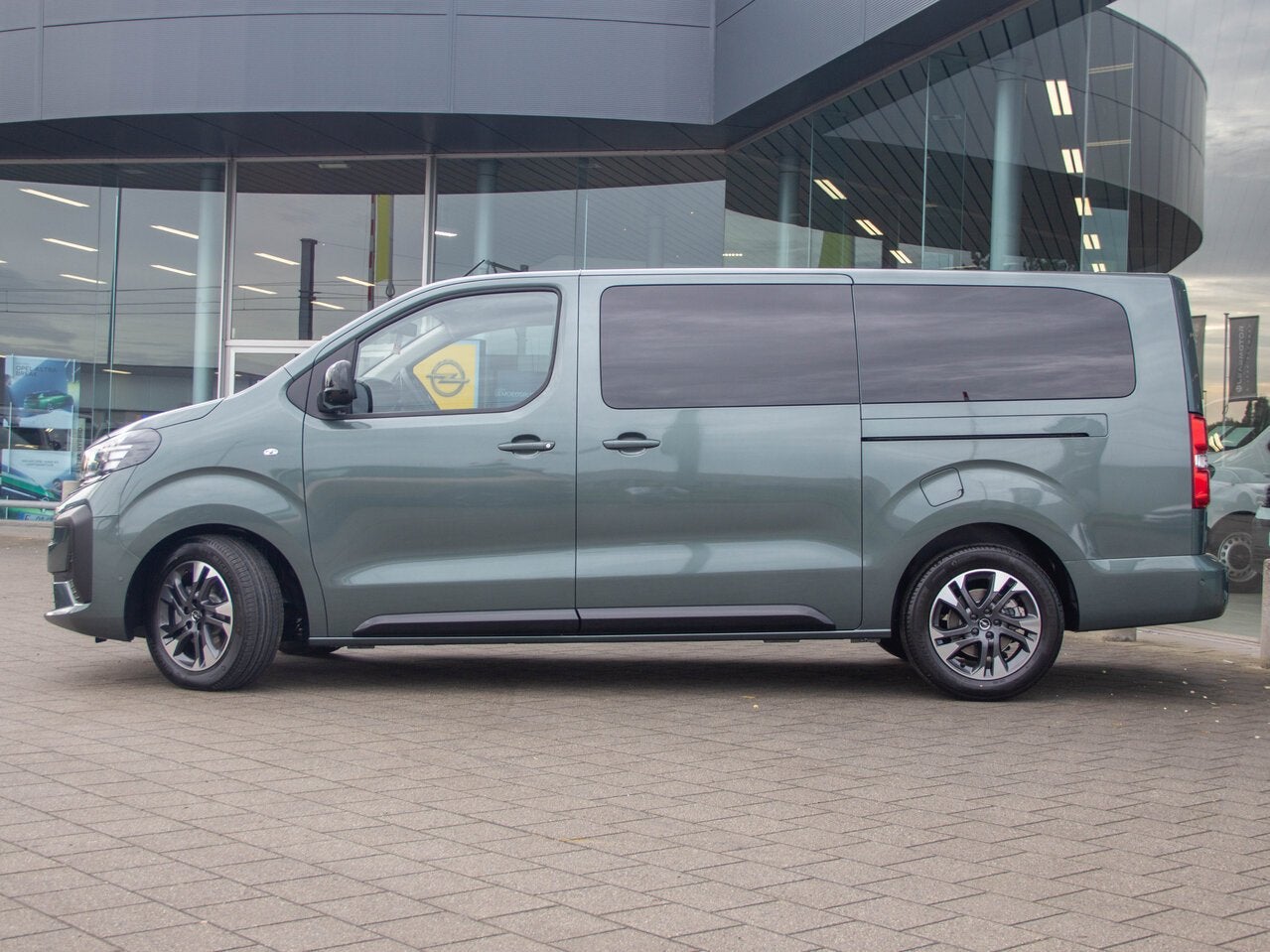 Opel Zafira Life EDITION 2.2 TURBO D AT 180PK|AUTOMAAT|CRUI, Auto's, https://public.car-pass.be/vhr/92c69990-87a0-4a76-b154-874e874a353d