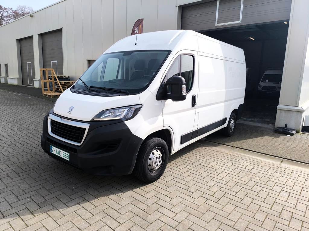 Peugeot Boxer bwj 12/2020 L2H2 130pk 9860€ netto, Entreprise, 3 places, Boîte manuelle, Noir
