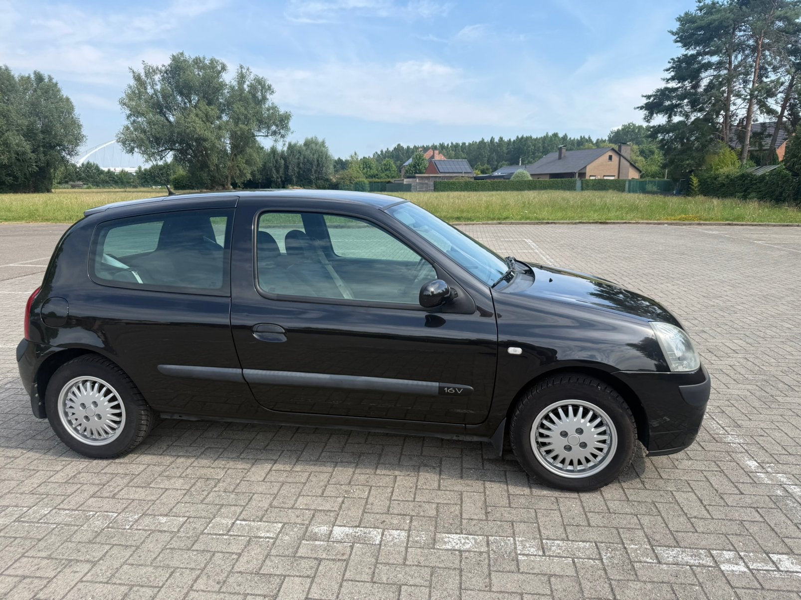 Renault clio benzine met airco  gekeurd, Auto's, 1147 cc, 4 cilinders, Bedrijf, 2 deurs