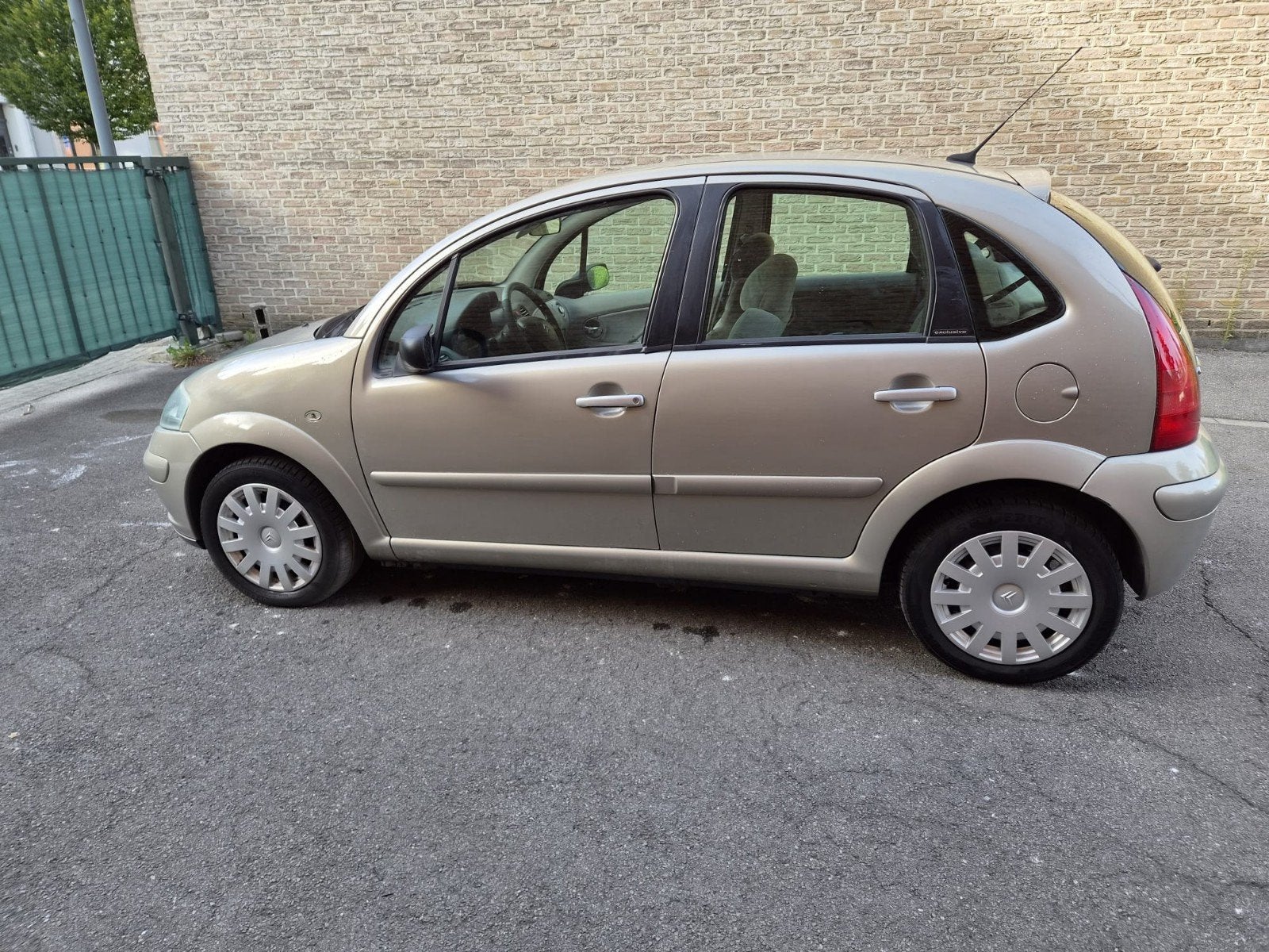 zeer propere citroen c3 1.4 benzine 2004 met 174000 km, Auto's, Centrale vergrendeling, Handgeschakeld, Particulier, C3