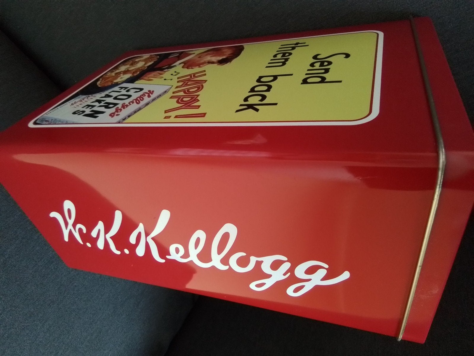 Metalen doos voor het bewaren van ontbijtgranen en koekjes, Ophalen, Zo goed als nieuw, Metaal