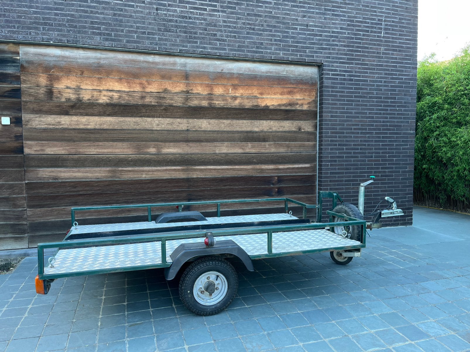 Motor aanhangwagen, Enlèvement, Utilisé