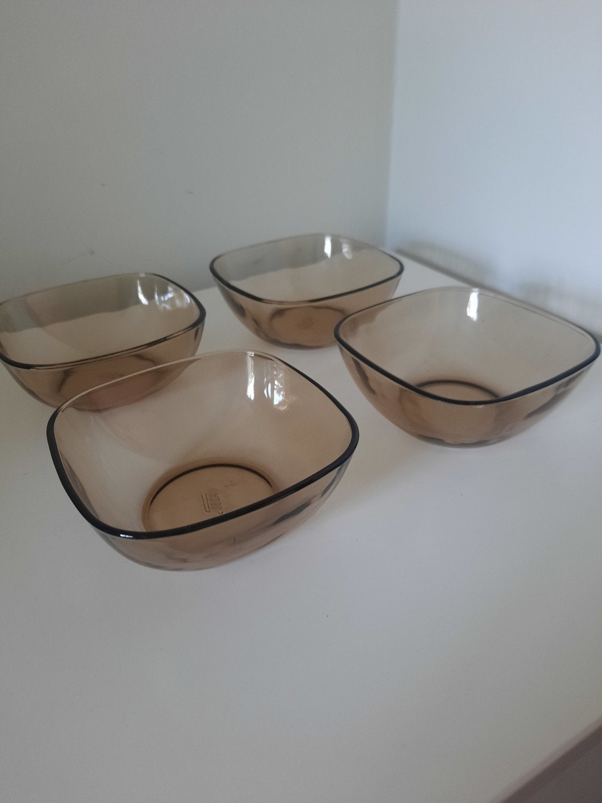 4 Arcopal bruin fumé kommetjes, Antiquités & Art, Enlèvement ou Envoi