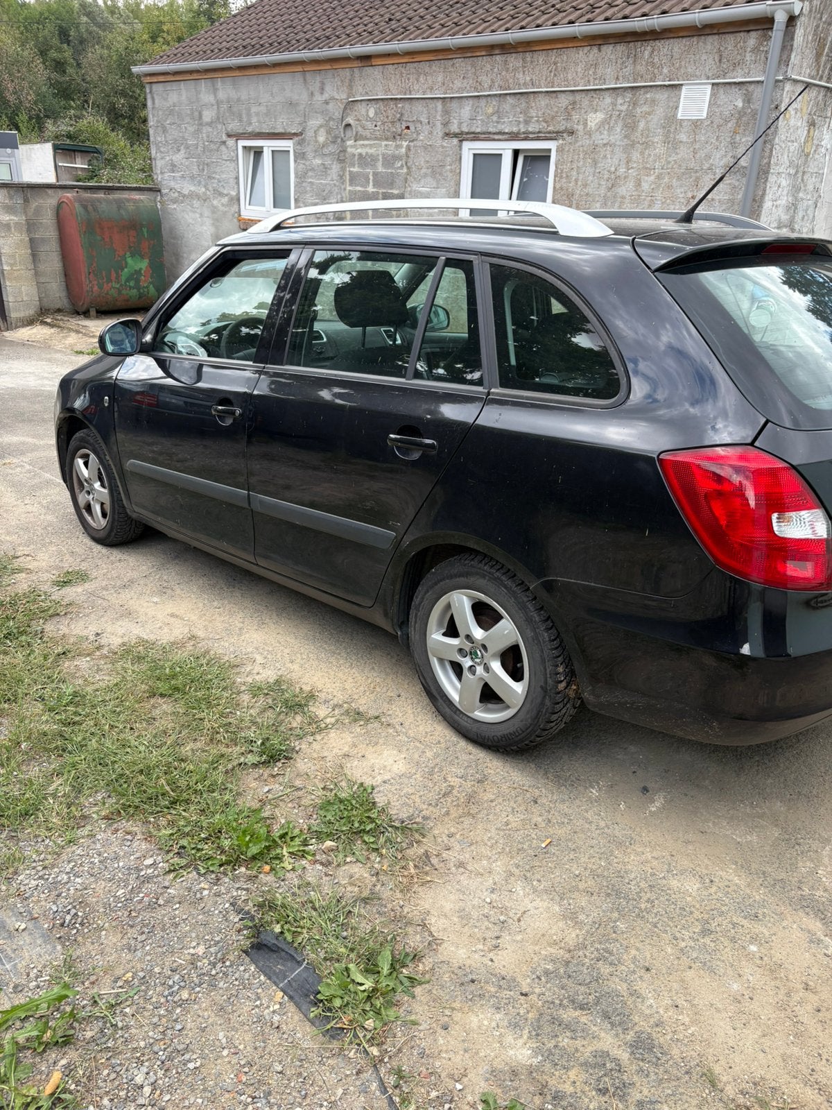Skoda fabia 1.4tdi diesel année 2009 avec 208.000km export, Autos, Skoda, Achat, Alarme, Boîte manuelle, Noir