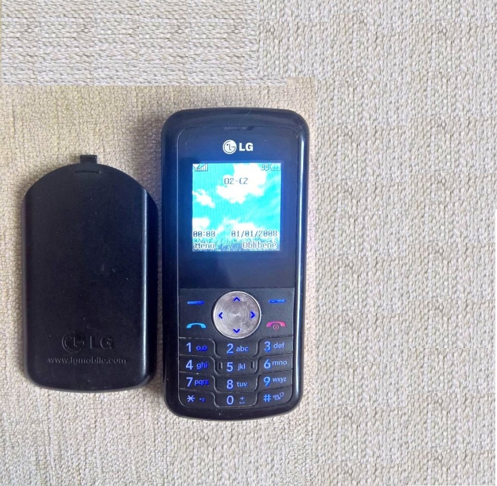 GSM LG - KP100 + oplader, Ophalen of Verzenden, Zwart
