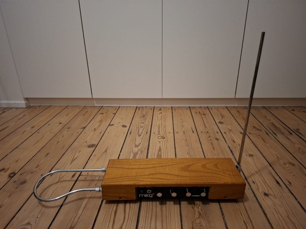 theremin, Enlèvement, Comme neuf