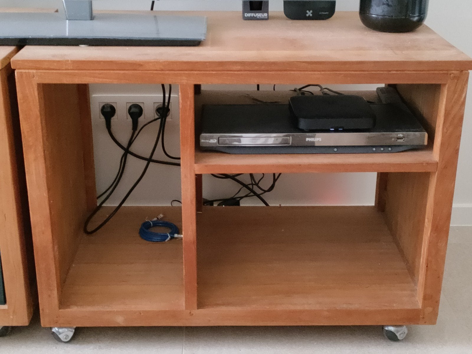 Teak houten TV kastjes, Ophalen, Gebruikt