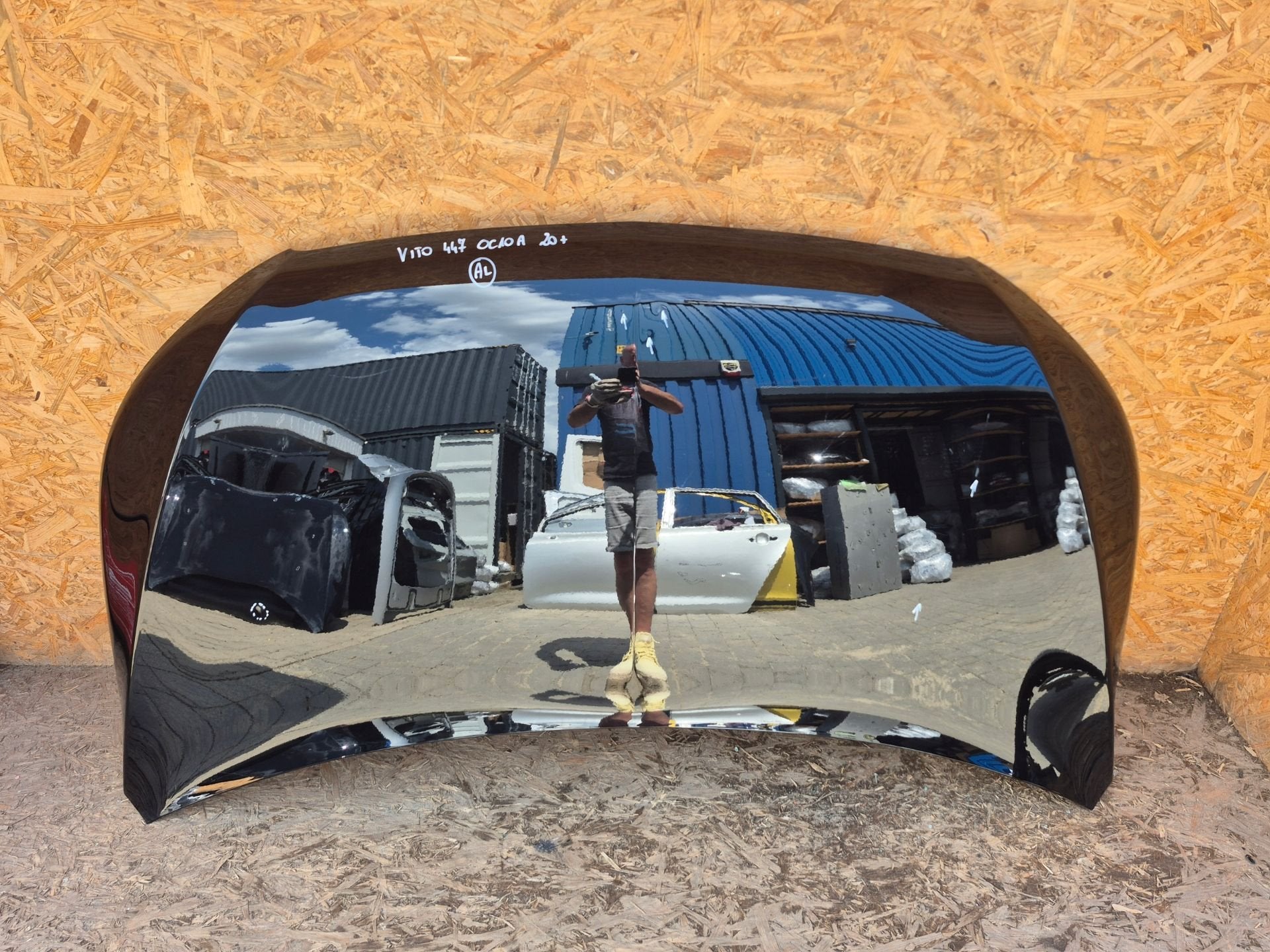 Mercedes Vito W447 Motorkap W447, Gebruikt, Mercedes-Benz AG, Mercedes-Benz, Mercedesstrasse 120
70372  Stuttgart, DE