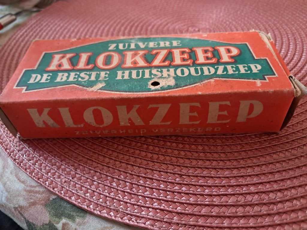 Ancienne boîte de savon  Klokzeep 1950, boîte  et contenu, Enlèvement ou Envoi