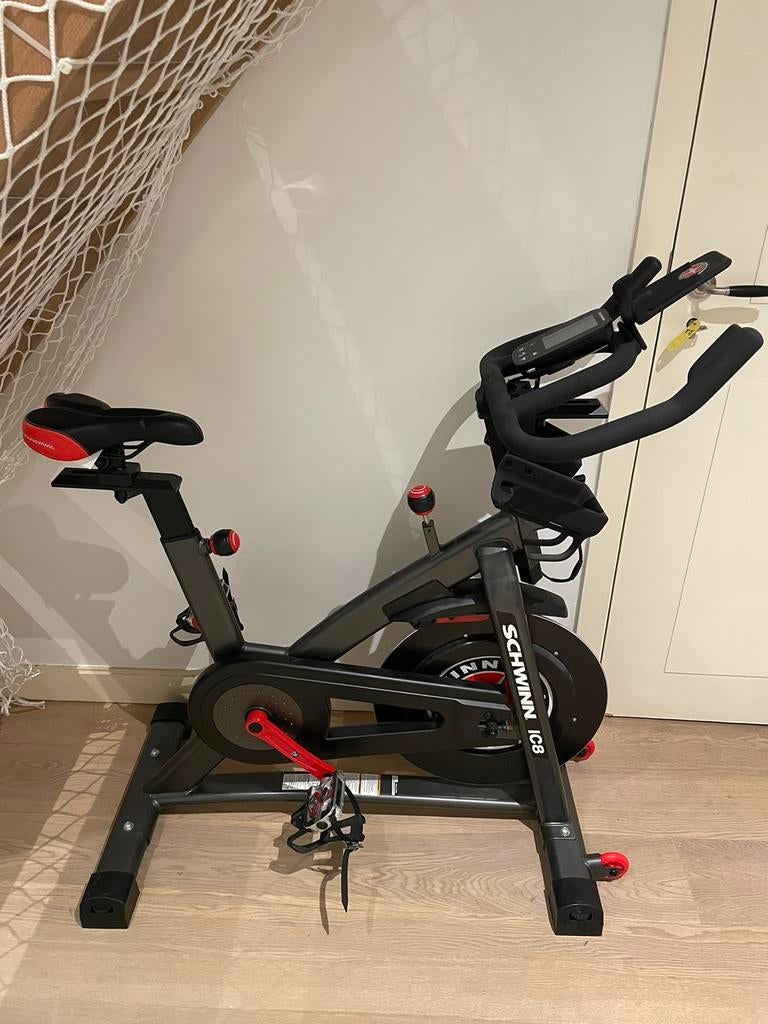 SCHWINN IC8 Hometrainer / Spinning bike / spinningfiets, Enlèvement, Comme neuf