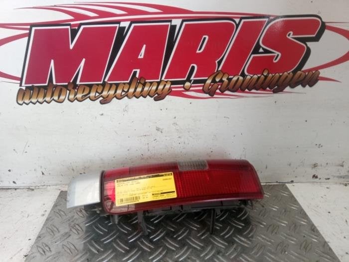 Feu arrière droit d'un Volvo V70, -, -, 3 mois de garantie, -