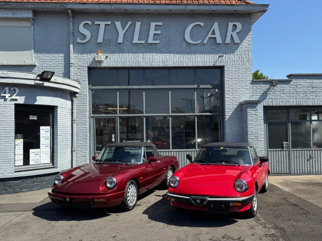 2x Alfa Roméo Spider 2.0i Oldtimer  103.000kms +56000kms, Autos, Noir, 2 portes, Particulier, https://public.car-pass.be/vhr/6da4dd43-c879-4b71-8632-e6713209bde2
