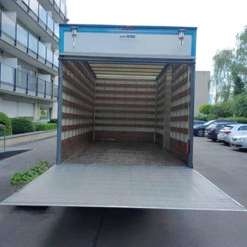Louez un coffre à meubles avec hayon | Louez un camion fourg, Autres horaires, Premier Emploi, Contrat à durée indéterminée, Convient comme travail d'appoint
