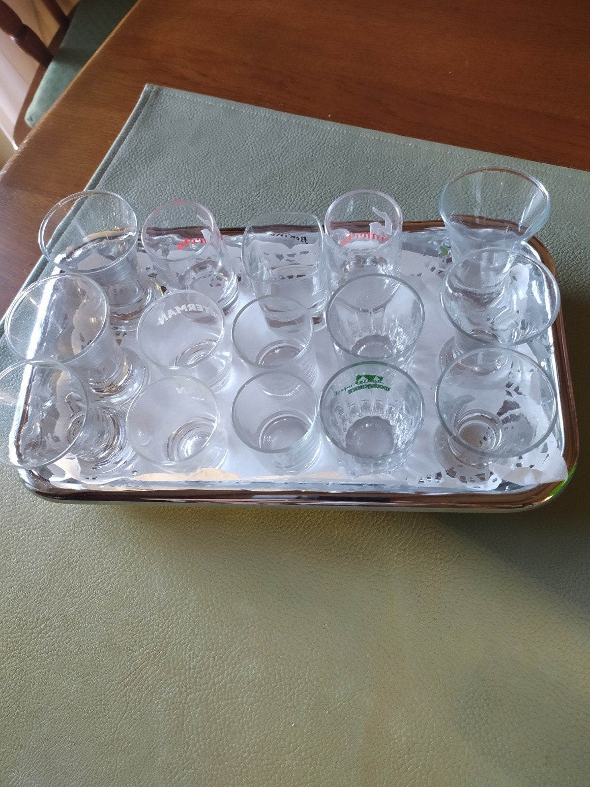 jeneverglaasjes allerhande, Verzamelen, Ophalen