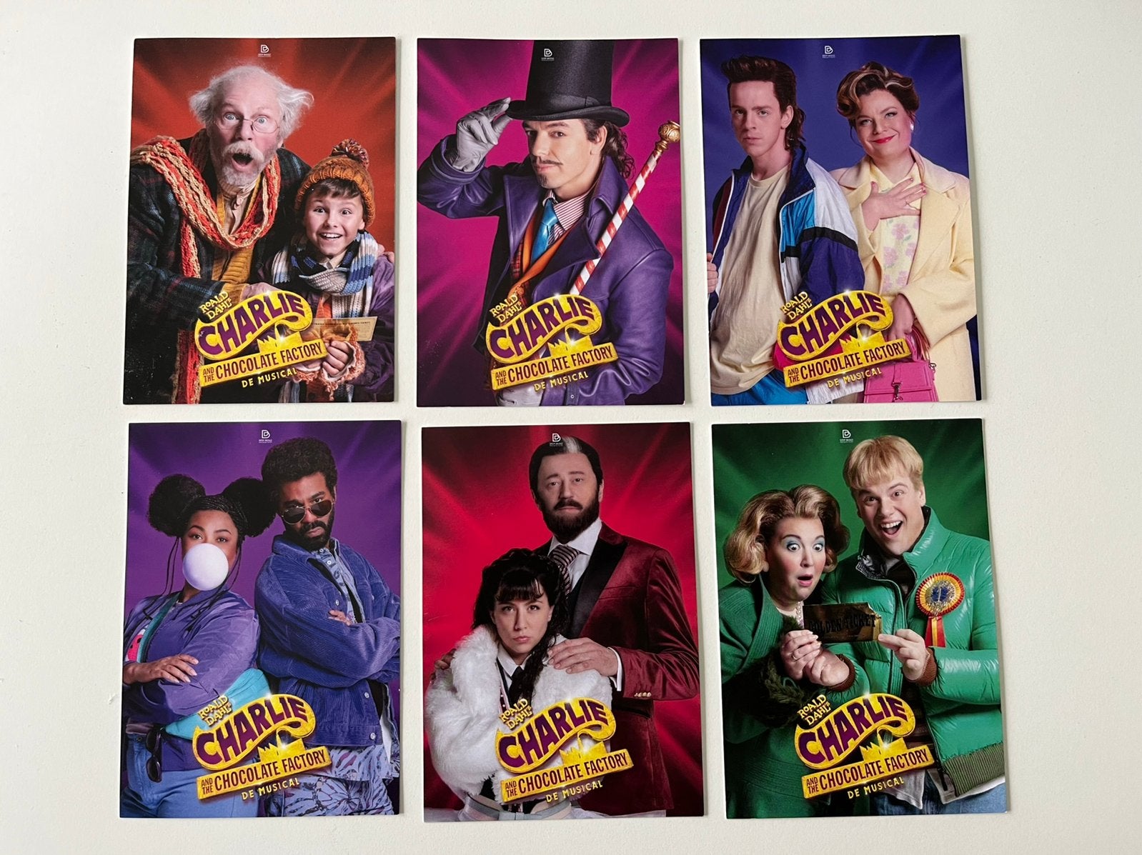 6 fotokaartjes musical ‘Charlie and the Chocolate Factory’, Enlèvement ou Envoi, Comme neuf, Photo ou Carte