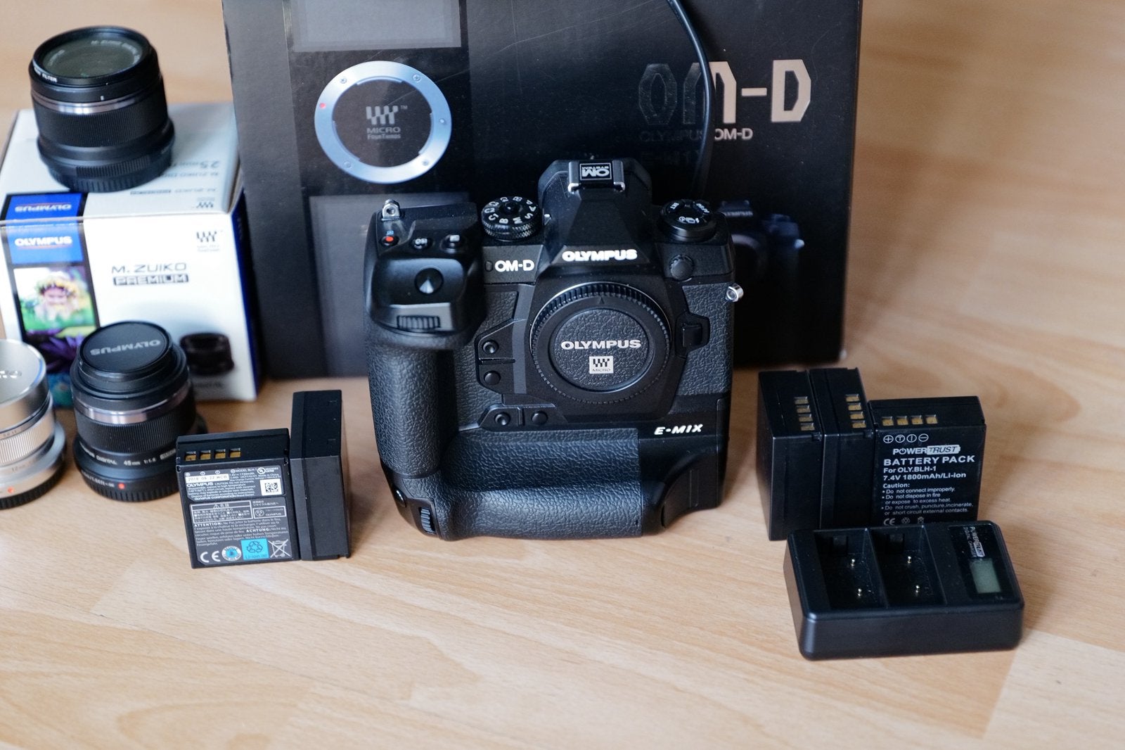 Olympus E-M1X en lenzen, Ophalen of Verzenden, Zo goed als nieuw, Oplader, Olympus