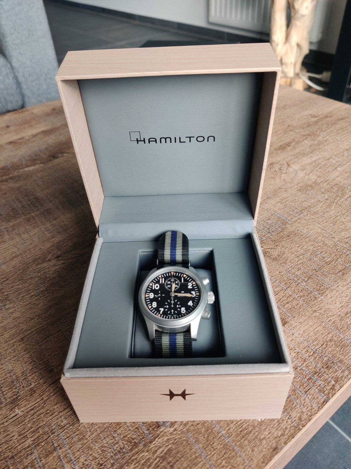 Montre Hamilton kaki chrono, Bijoux, Sacs & Beauté, Montres | Hommes, Comme neuf, Montre-bracelet, Autres marques, Acier, Cuir