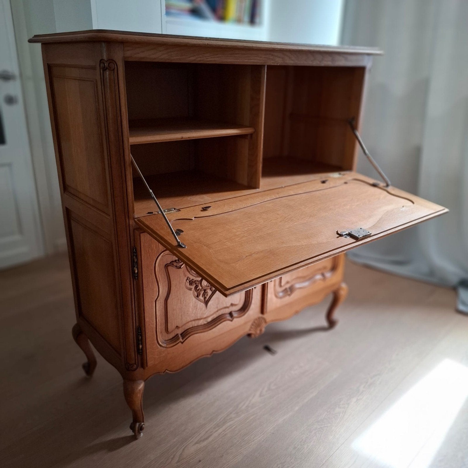 Houten dressior, Ophalen