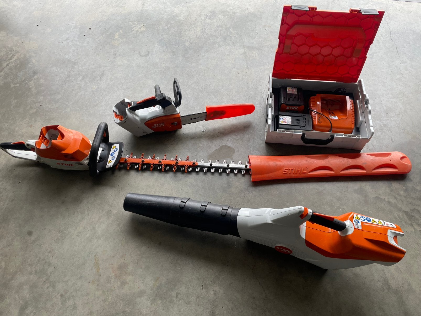 Set stihl op accu haagschaar,bladblazer,kettingzaag, Tuin en Terras, Heggenscharen, Ophalen, Zo goed als nieuw, Accu