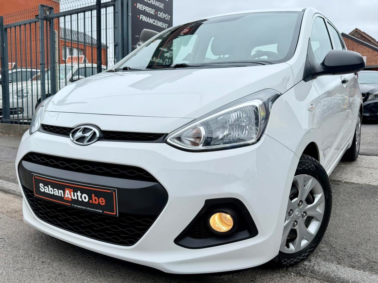 Hyundai I10 1.0i essence 2014, Auto's, Euro 5, Wit, Bedrijf, 5 deurs